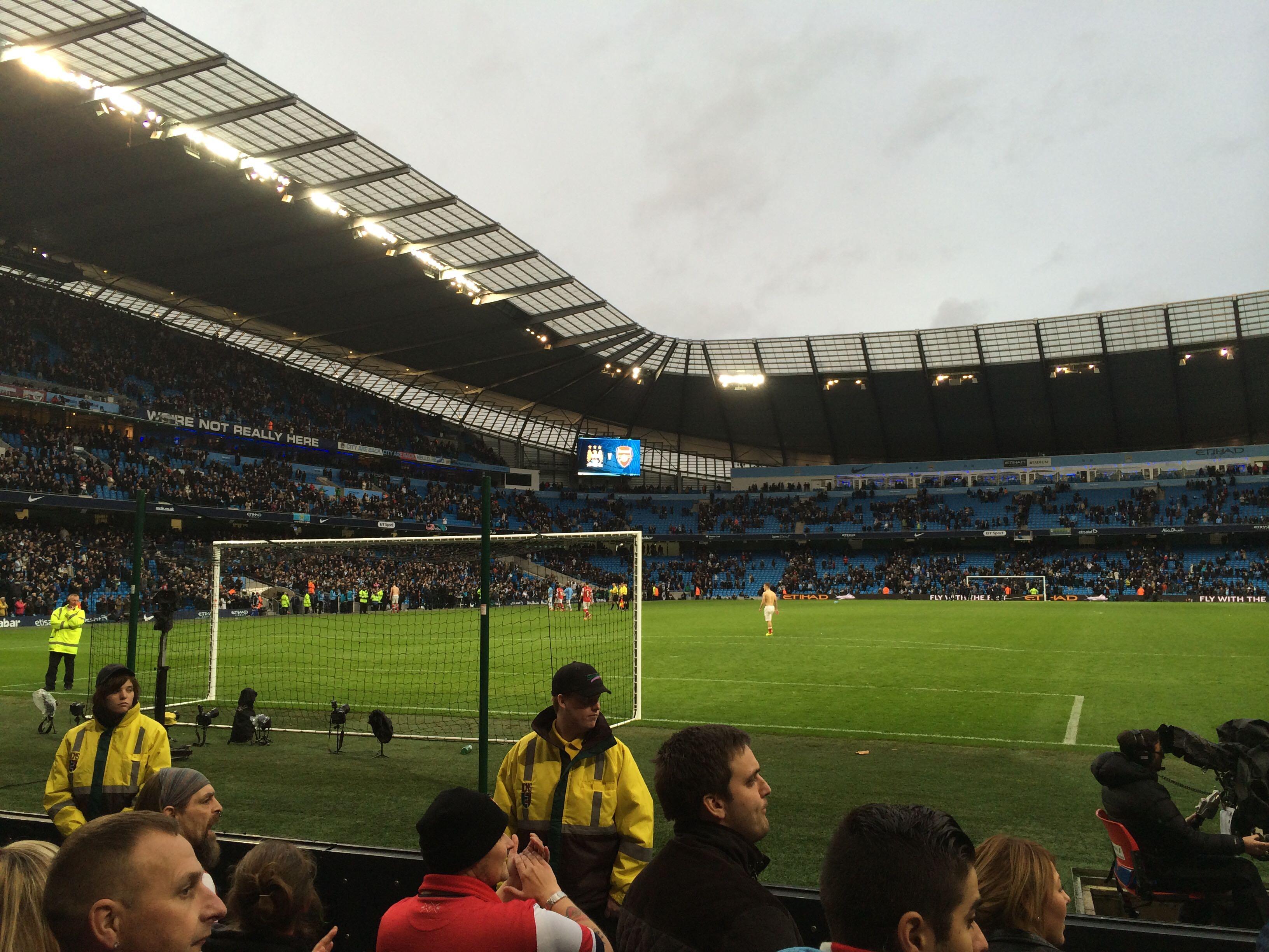 背后是否隐 背后是否隐